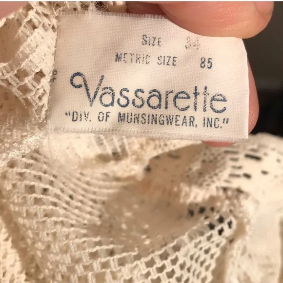 ⭐️ Vintage 1950’s Vassarette Lace Paisley & Floral Nightgown and Overcoat Set - Picture 11 of 12